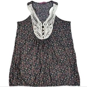 Julie’s Closet size medium sleeveless floral top, lace detailing on chest & neck